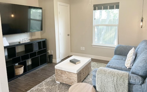 Guest House in Manvel with privacy