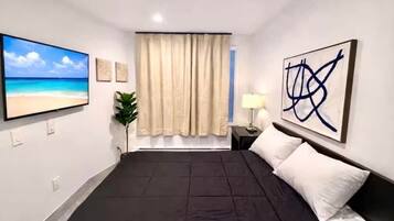 1 bedroom, iron/ironing board, WiFi (free), bed sheets
