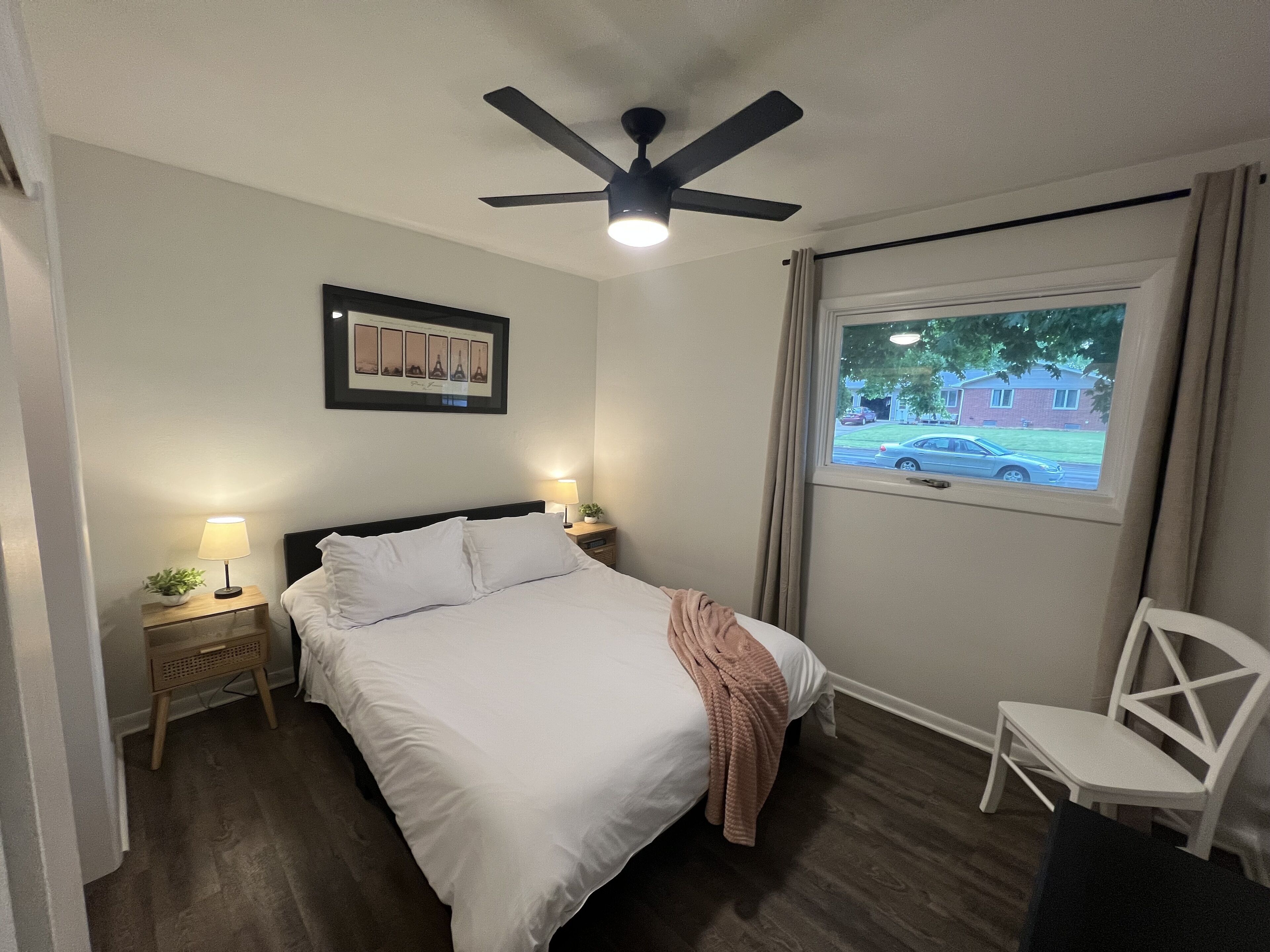 3 chambres, bureau, Wi-Fi gratuit, draps fournis