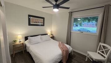 3 chambres, bureau, Wi-Fi gratuit, draps fournis