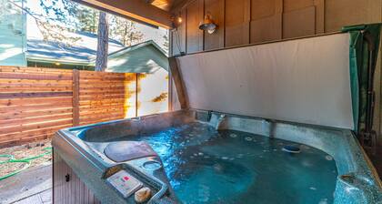 Beautiful | Hot Tub | Pet Friendly | Fenced