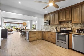 Réfrigérateur, micro-ondes, four, lave-vaisselle