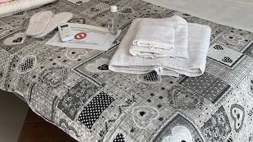 2 bedrooms, in-room safe, desk, iron/ironing board