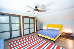 4 Schlafzimmer, Schreibtisch, Bügeleisen/Bügelbrett, Reisekinderbett