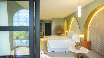 Deluxe-Suite, Meerblick | Minibar, Zimmersafe, individuell dekoriert, individuell eingerichtet