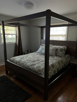 2 chambres, fer et planche à repasser, Wi-Fi gratuit, draps fournis