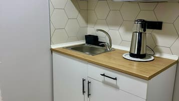 Fridge, microwave, stovetop, toaster