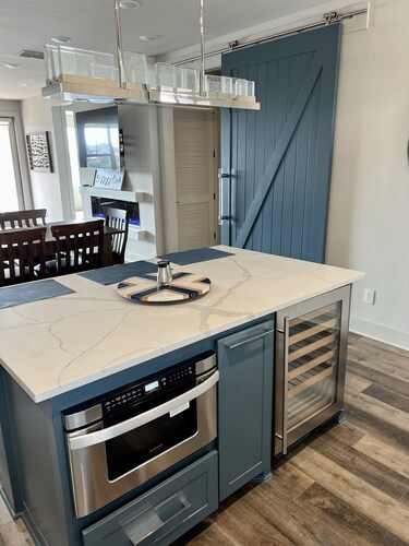 Possum Kingdom Lake Luxury, Upgraded Lakefront Condo w Breathtaking Water View