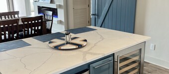 Possum Kingdom Lake Luxury, Upgraded Lakefront Condo w Breathtaking Water View