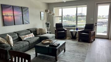 智能电视、壁炉