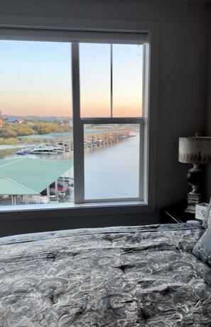 2 bedrooms, WiFi, bed sheets, wheelchair access