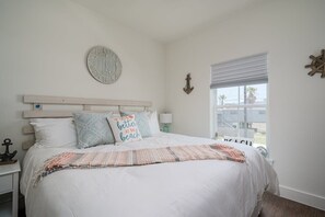 3 habitaciones, tabla de planchar con plancha, cuna de viaje y wifi 
