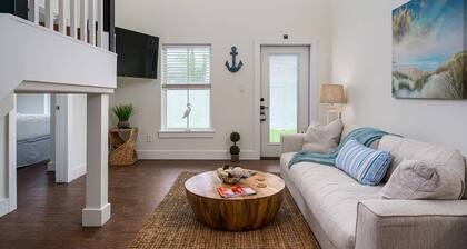 Coastal Chic Villa #2- Comfortable King Beds