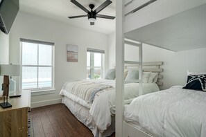 3 habitaciones, tabla de planchar con plancha, cuna de viaje y wifi 