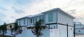 Coastal Chic Villa #5 - Comfortable King Beds