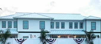 Coastal Chic Villa #4 - Comfortable King Beds