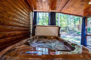 Interior - Cozy Escape | King Bed | Hot Tub | Fireplaces (Broken Bow)