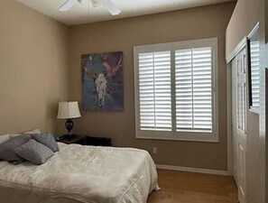 3 Schlafzimmer, Schreibtisch, Bügeleisen/Bügelbrett, kostenloses WLAN