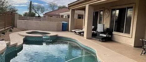 Ulkouima-allas, lämmitetty uima-allas