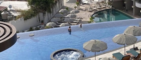 Ulkouima-allas, lämmitetty uima-allas