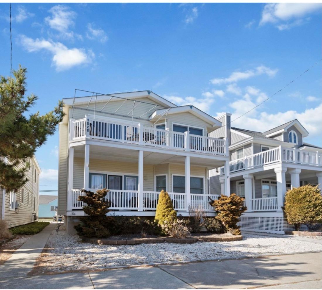 Spacious 4 bedroom house - close to the beach and boardwalk