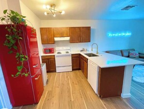 Dishwasher - Retro Renovated Casita blocks from UofA & 4th Ave! (Tucson)