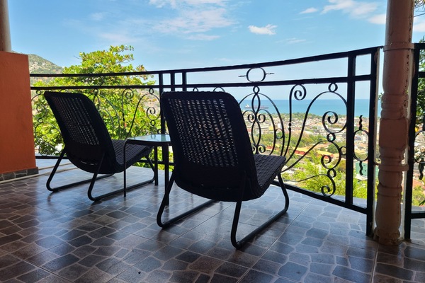Superior Room, Sea View | Soundproofing, iron/ironing board (on request), WiFi (free), bed sheets