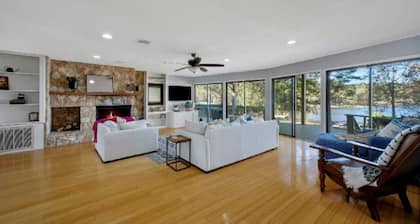 Your Private Lakefront Retreat