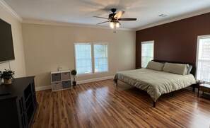4 bedrooms, iron/ironing board, travel crib, free WiFi