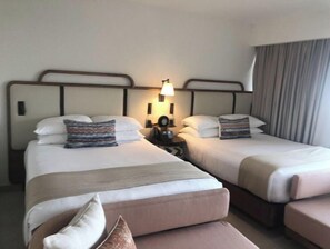 3 bedrooms, internet - Sunset Suite (Cabo San Lucas)