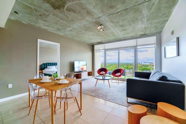 TV - Modern Midtown Gem - Walk to Everything (Miami)