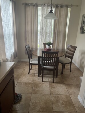 Dining - Stunning 4br/3ba fun house in St Cloud near Disney! (St. Cloud)