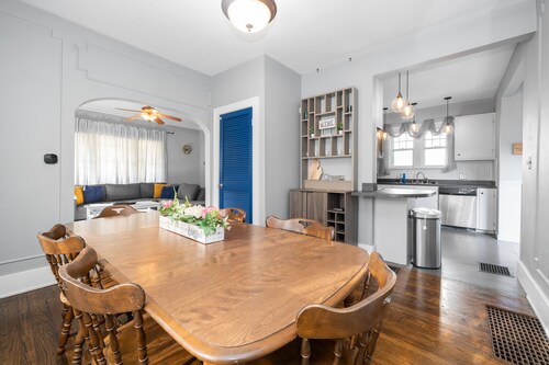 Cozy Home Walkable to Everything GR Has to Offer!