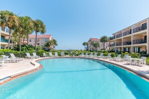 Outdoor pool, pool loungers