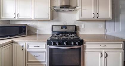 Charming Retreat in the Heart of San Jose - Your Perfect Getaway!