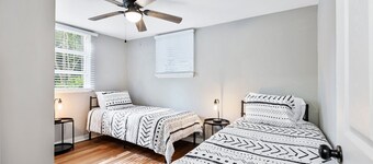 Perfect 5BR By Campus | Game Room + 2 Kitchens