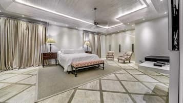 8 bedrooms, in-room safe, iron/ironing board, free WiFi