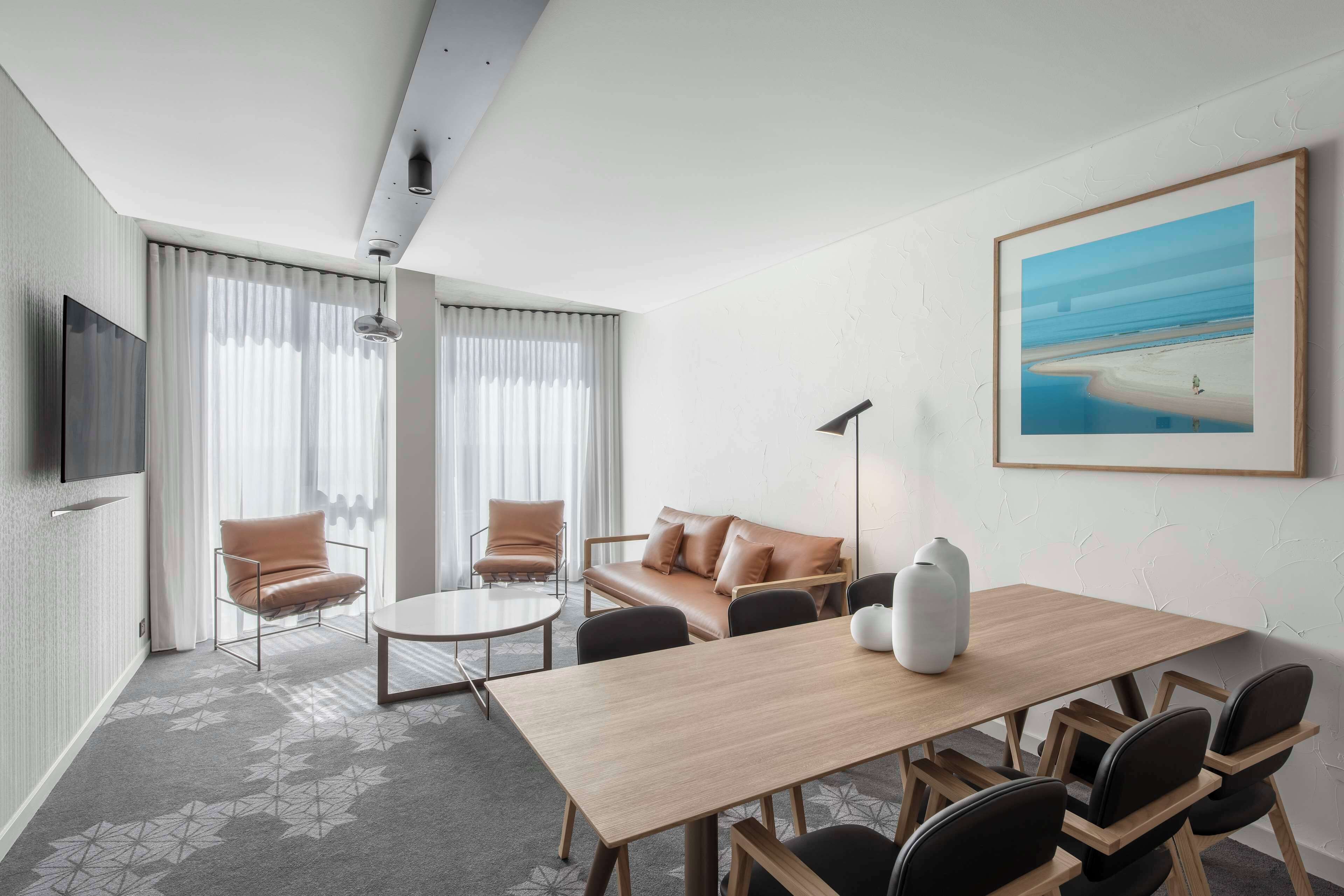 Minibar, in-room safe, desk, laptop workspace