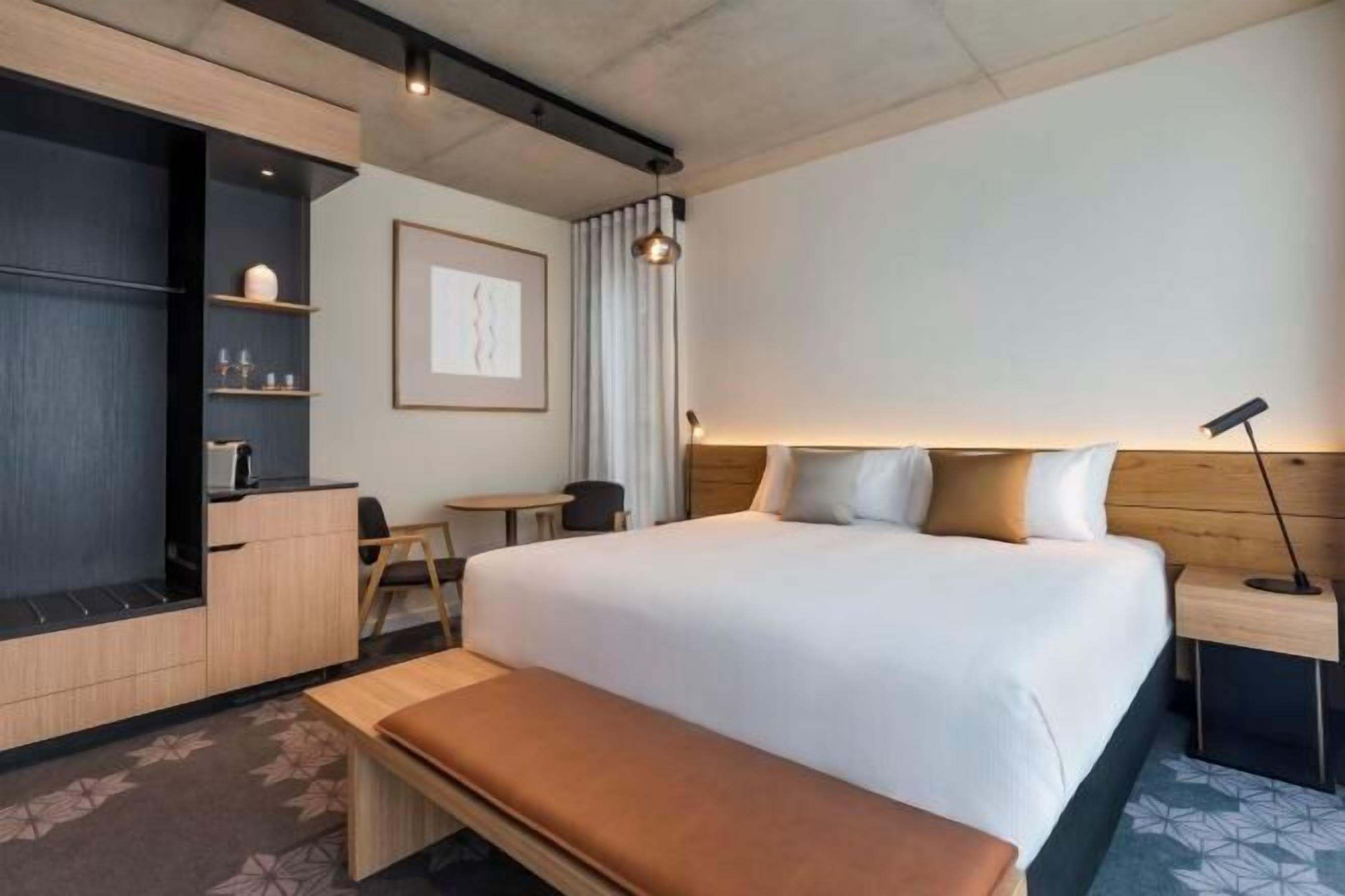 Minibar, in-room safe, desk, laptop workspace