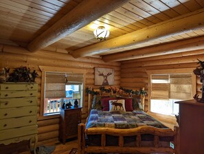 5 bedrooms, free WiFi, bed sheets - Private getaway near Bear Lake, ATV hike, cave tours, and kayaking, game room. (Ovid)