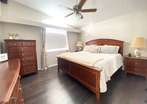 3 habitaciones, escritorio, tabla de planchar con plancha y wifi gratis