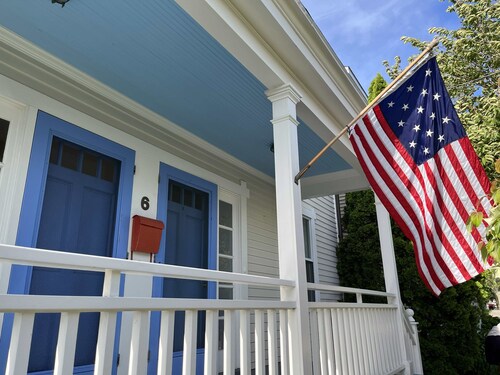 1-bedroom in the Borough, just steps to the water