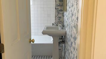 Towels, soap, shampoo, toilet paper