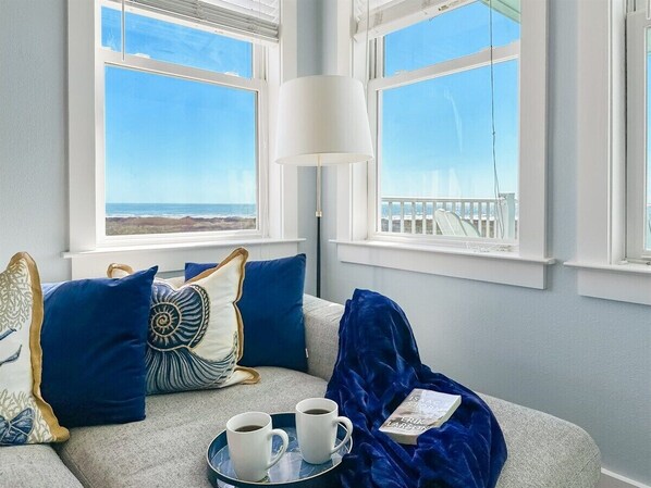 Smart TV, ping pong, stereo