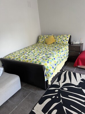 1 bedroom, free WiFi, bed sheets - Medway Stay (Chatham)