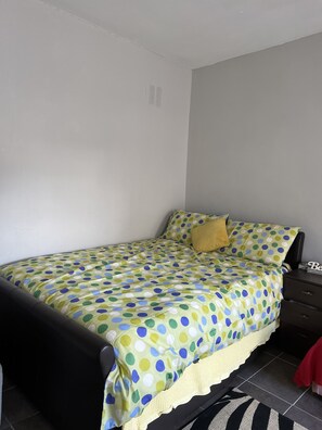 1 bedroom, free WiFi, bed sheets