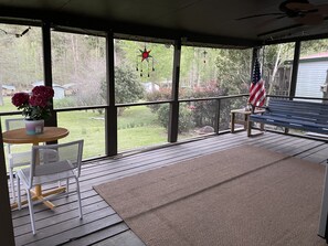 屋外ダイニングエリア