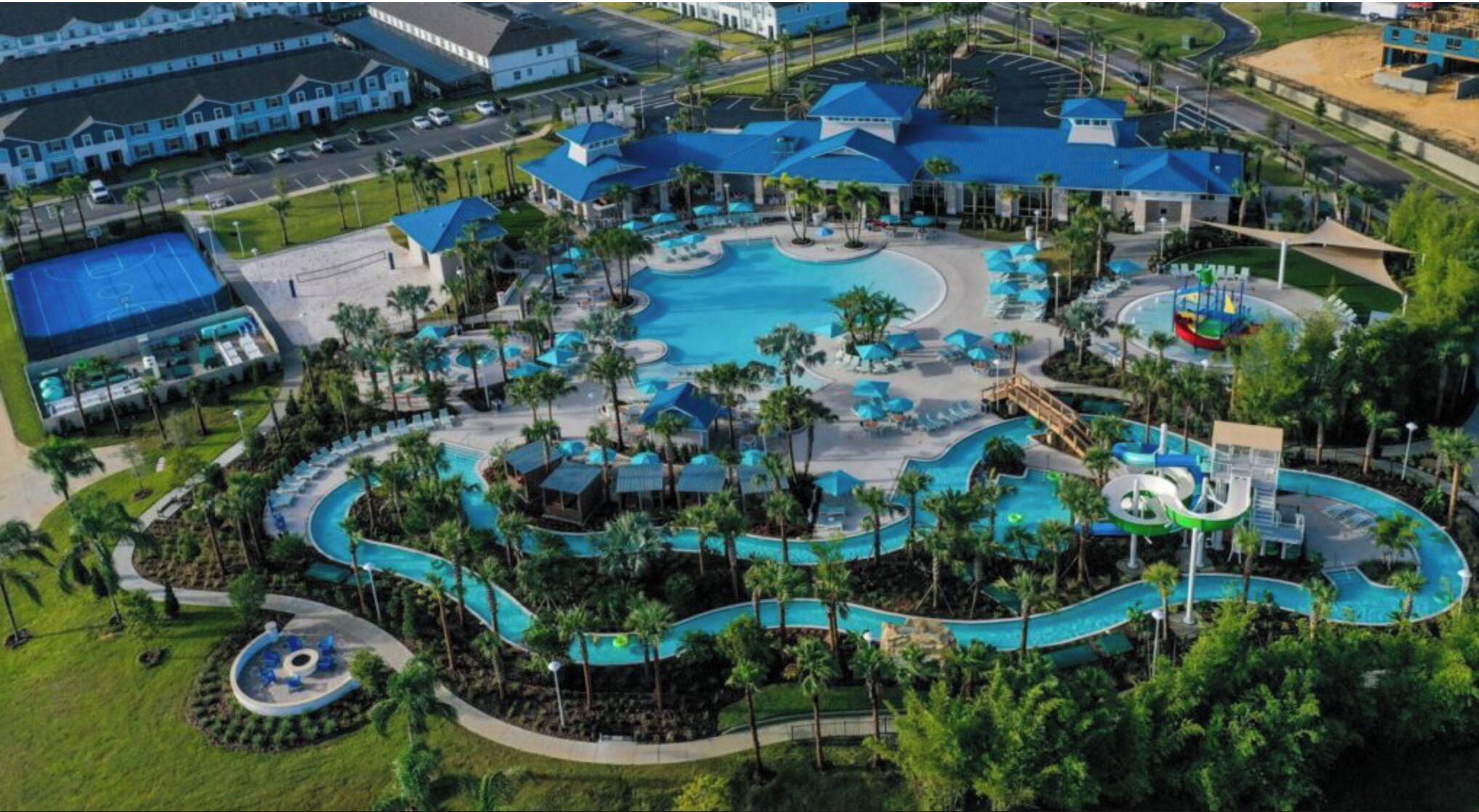 Basic-Haus, Mehrere Schlafzimmer, Poolblick, Poolseite | Blick auf die Anlage