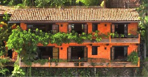 Exterior - 2 bedroom/2 bathrooms with stunning beach views! (Puerto Vallarta)