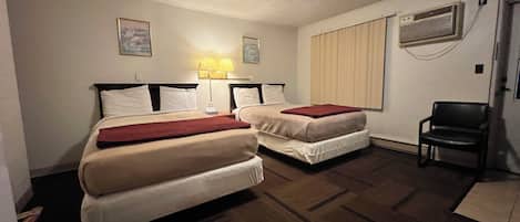 Chambre, 2 lits doubles | Bureau, fer et planche Ă repasser, Wi-Fi gratuit, draps fournis
